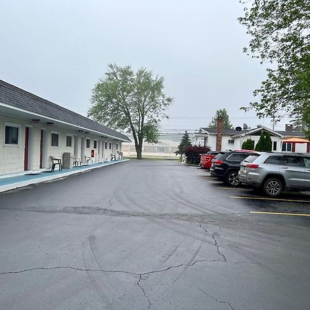 Rodeway Inn & Suites Brunswick Near Hwy 1 Εξωτερικό φωτογραφία
