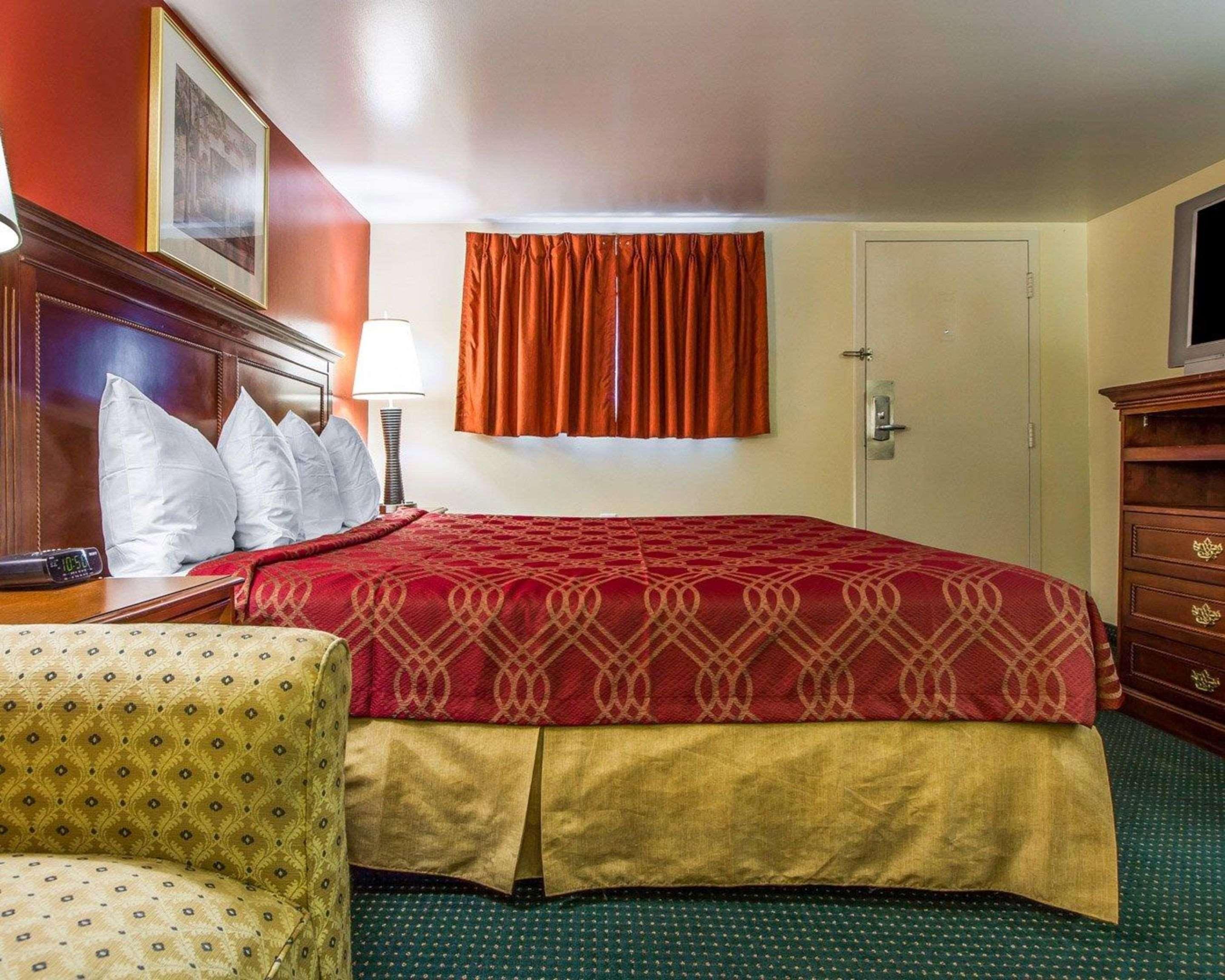 Rodeway Inn & Suites Brunswick Near Hwy 1 Εξωτερικό φωτογραφία