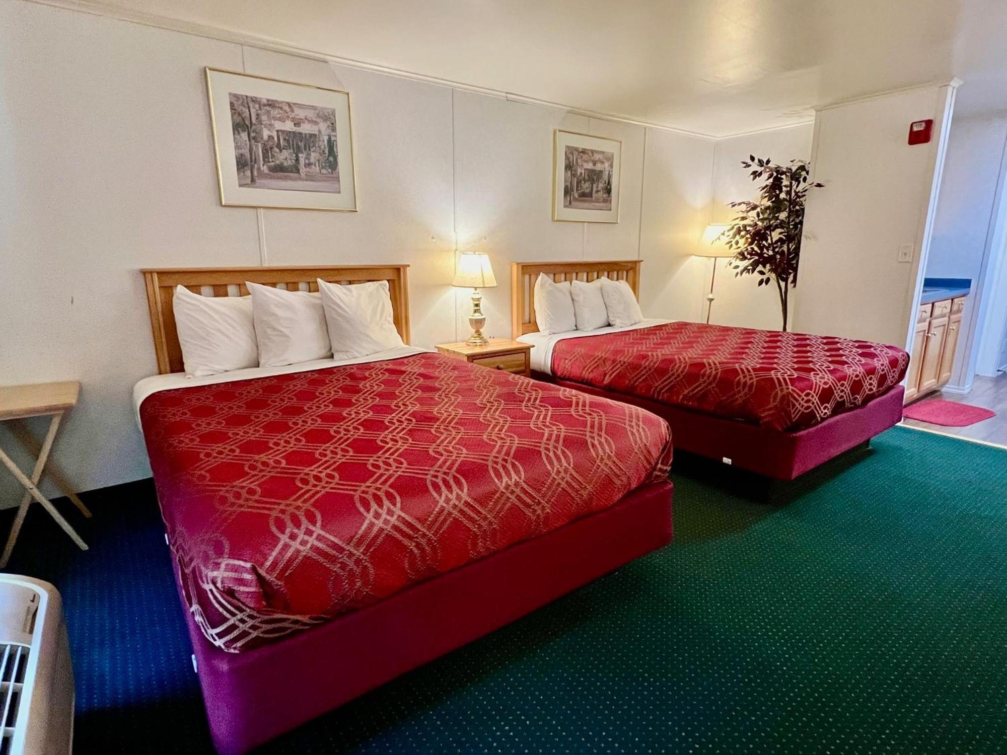Rodeway Inn & Suites Brunswick Near Hwy 1 Εξωτερικό φωτογραφία