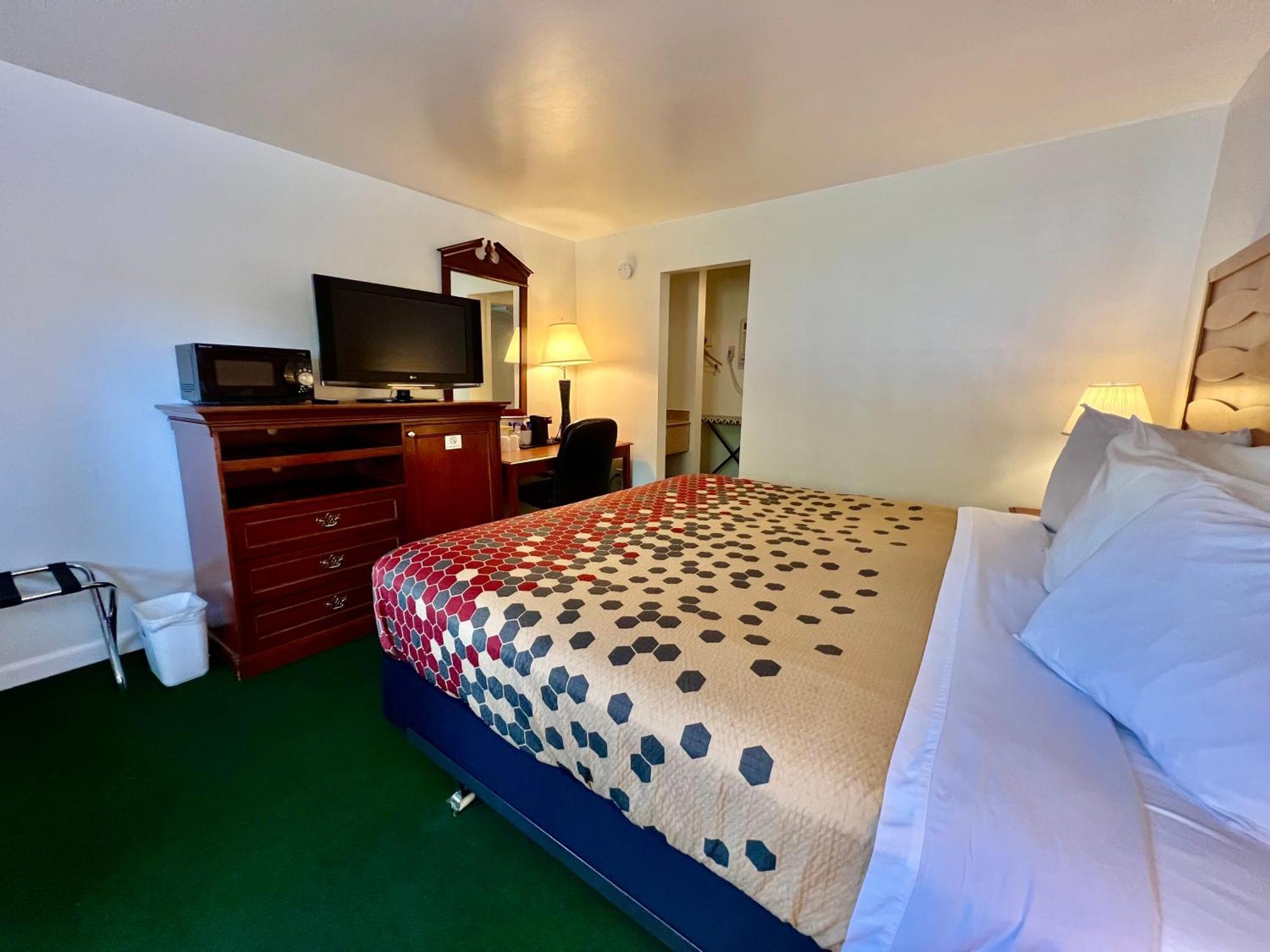 Rodeway Inn & Suites Brunswick Near Hwy 1 Εξωτερικό φωτογραφία