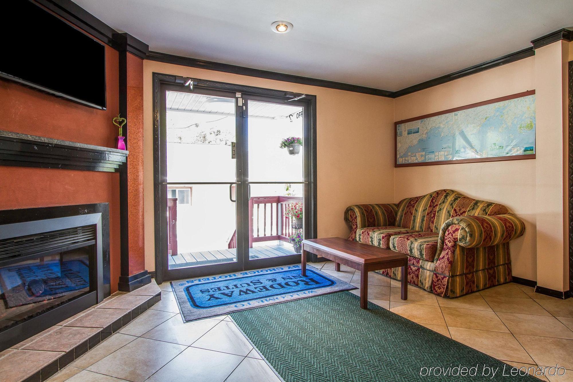Rodeway Inn & Suites Brunswick Near Hwy 1 Εξωτερικό φωτογραφία