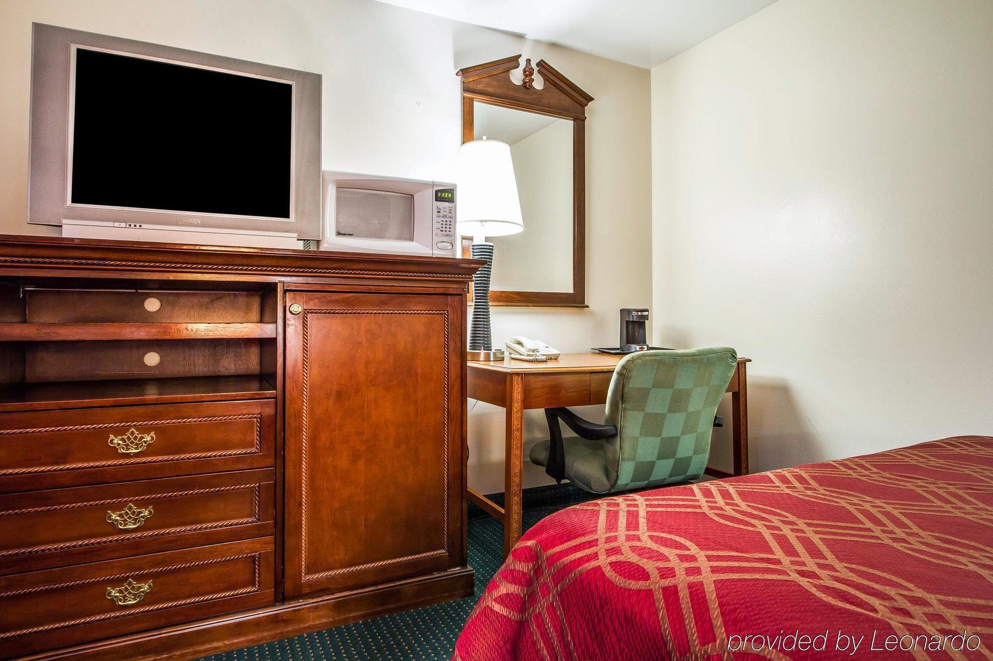 Rodeway Inn & Suites Brunswick Near Hwy 1 Εξωτερικό φωτογραφία