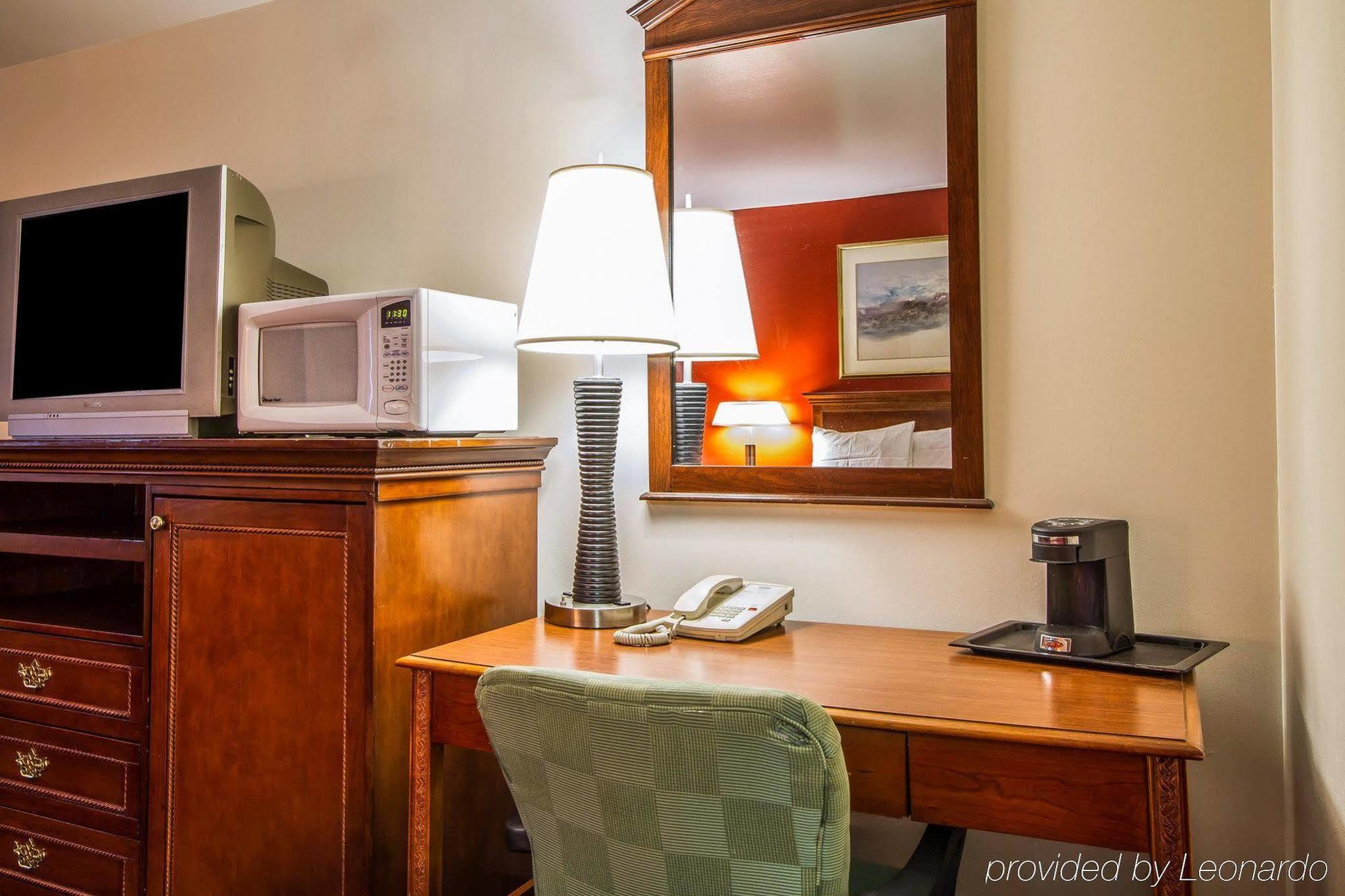 Rodeway Inn & Suites Brunswick Near Hwy 1 Εξωτερικό φωτογραφία