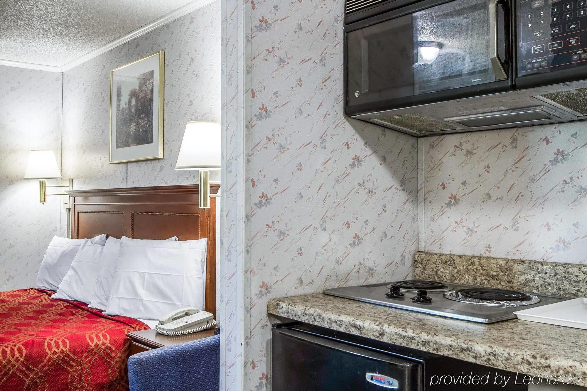 Rodeway Inn & Suites Brunswick Near Hwy 1 Εξωτερικό φωτογραφία